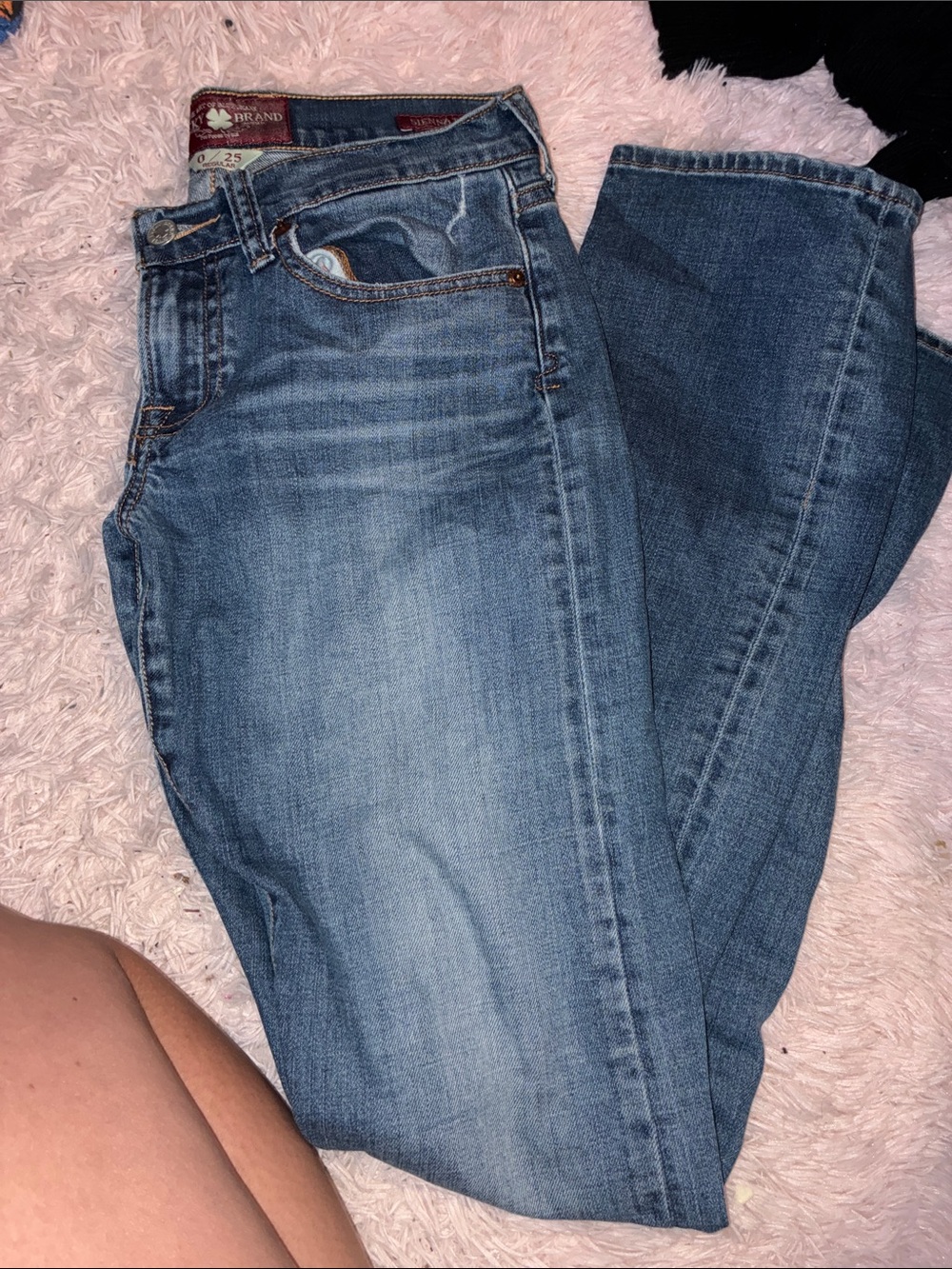 Lucky Brand Straight Leg Women’s Jeans in Classic Blue Wash